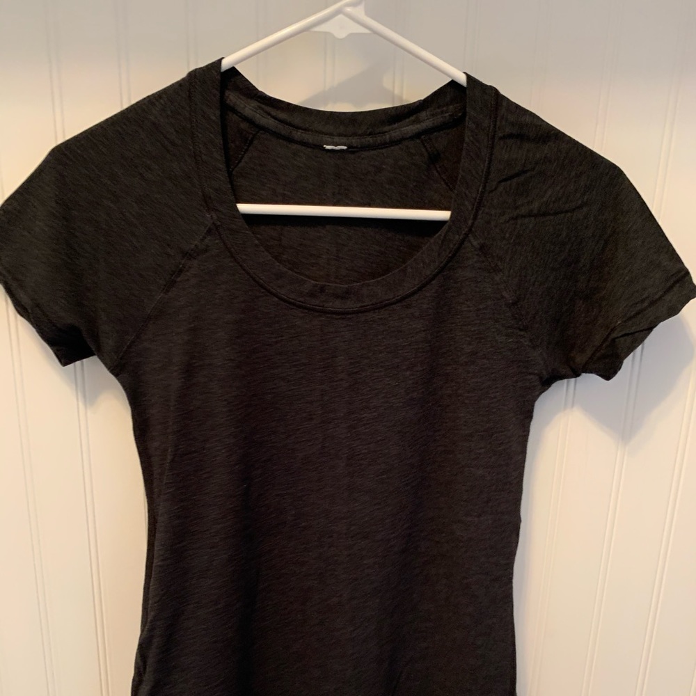 Women’s Lululemon Shirt